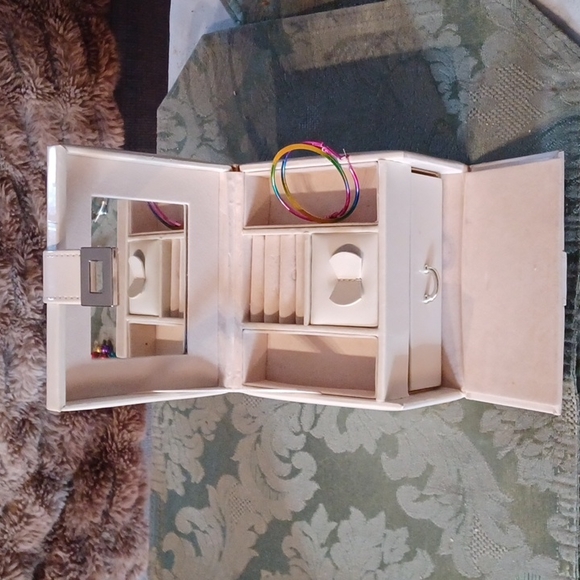 Jewelry travel case - Picture 2 of 8